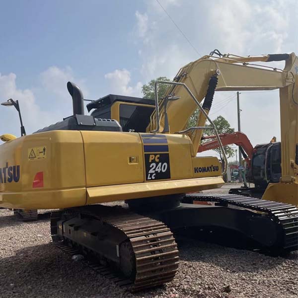 Used KOMATSU PC240 — product image