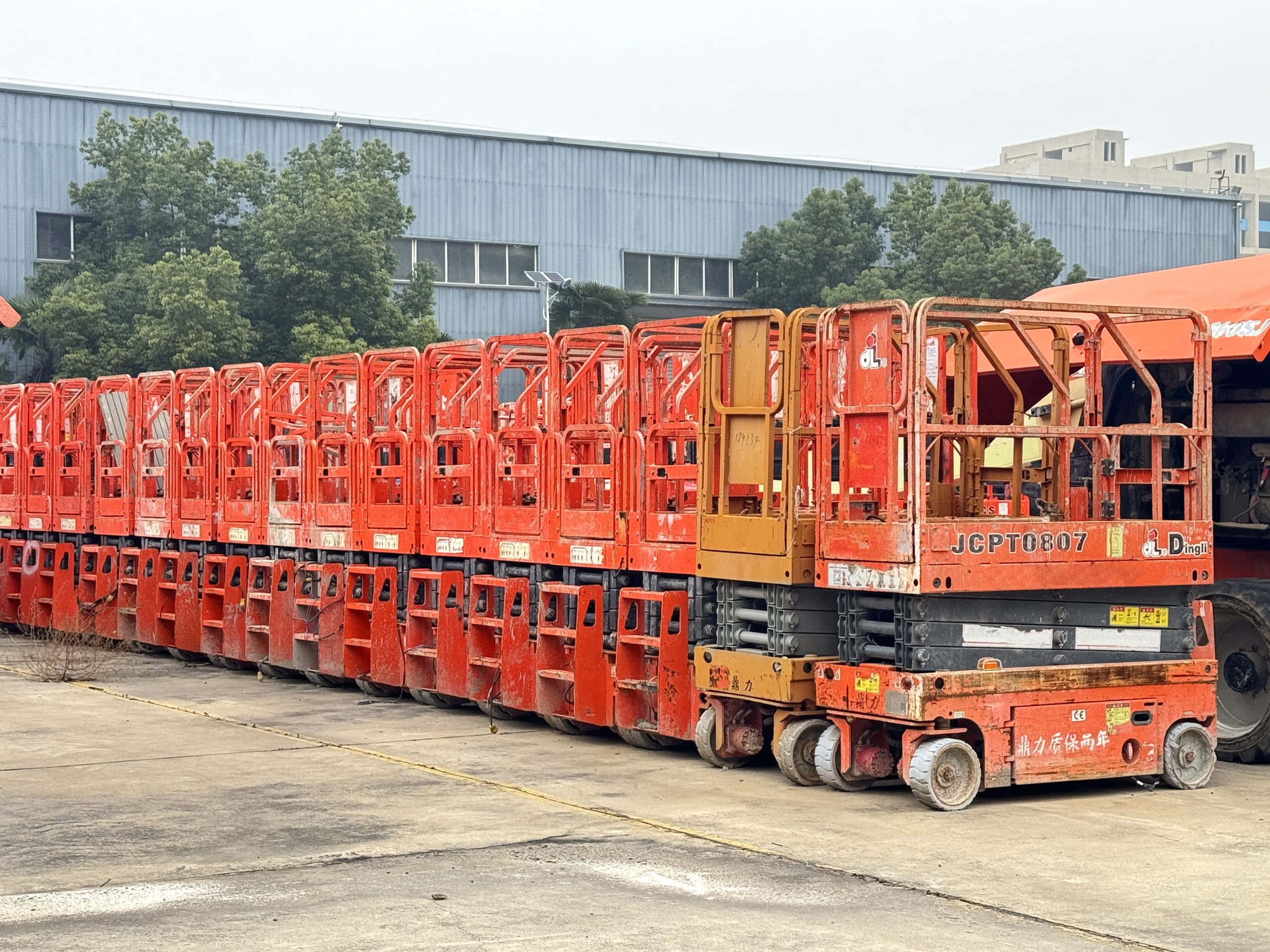 Dingli 0807 Scissor Lifts Arrive — Compact Power for Every Job Site