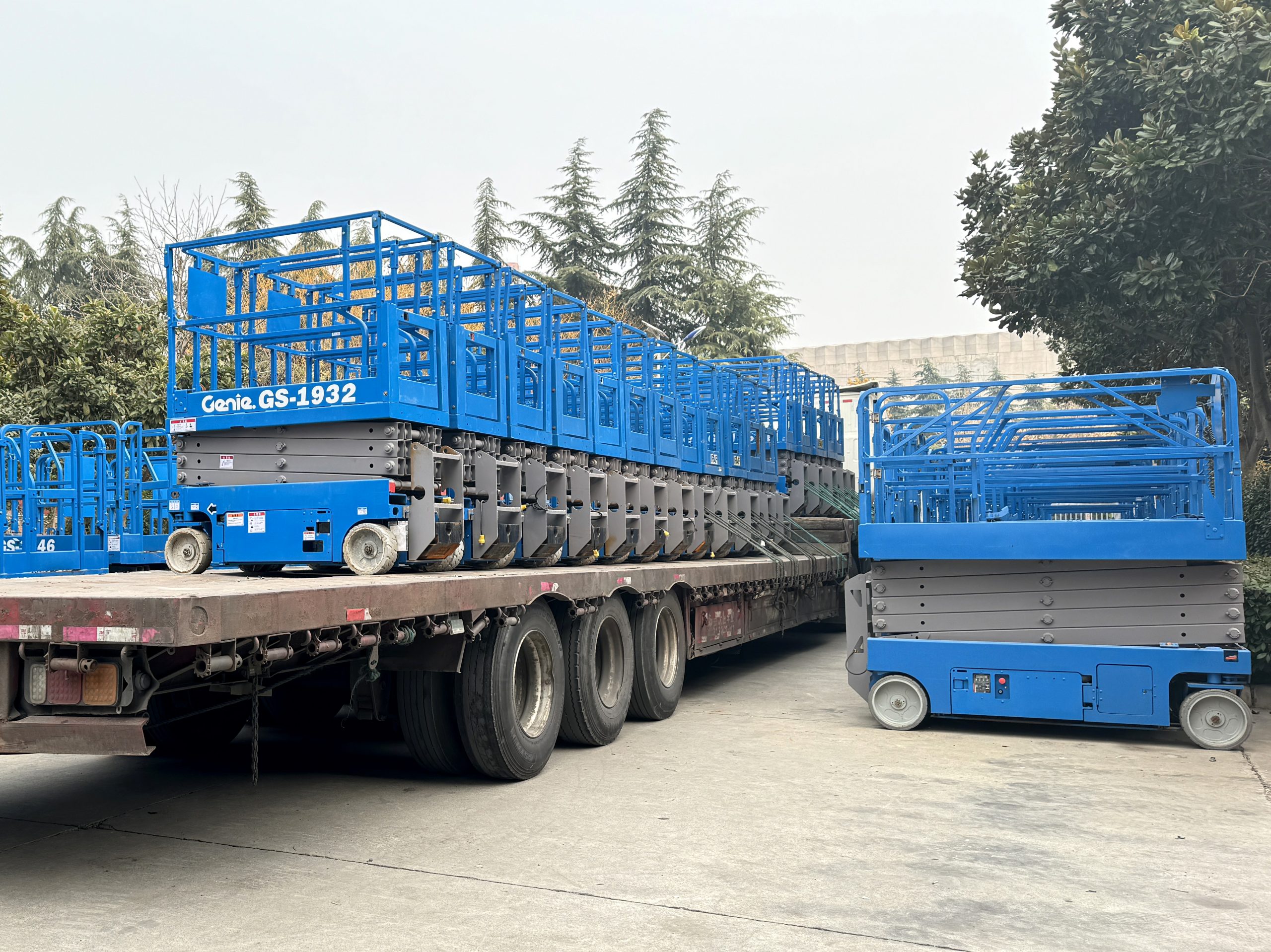 Genie GS-1932 Scissor Lift – Compact Design with 7.8m Working Height