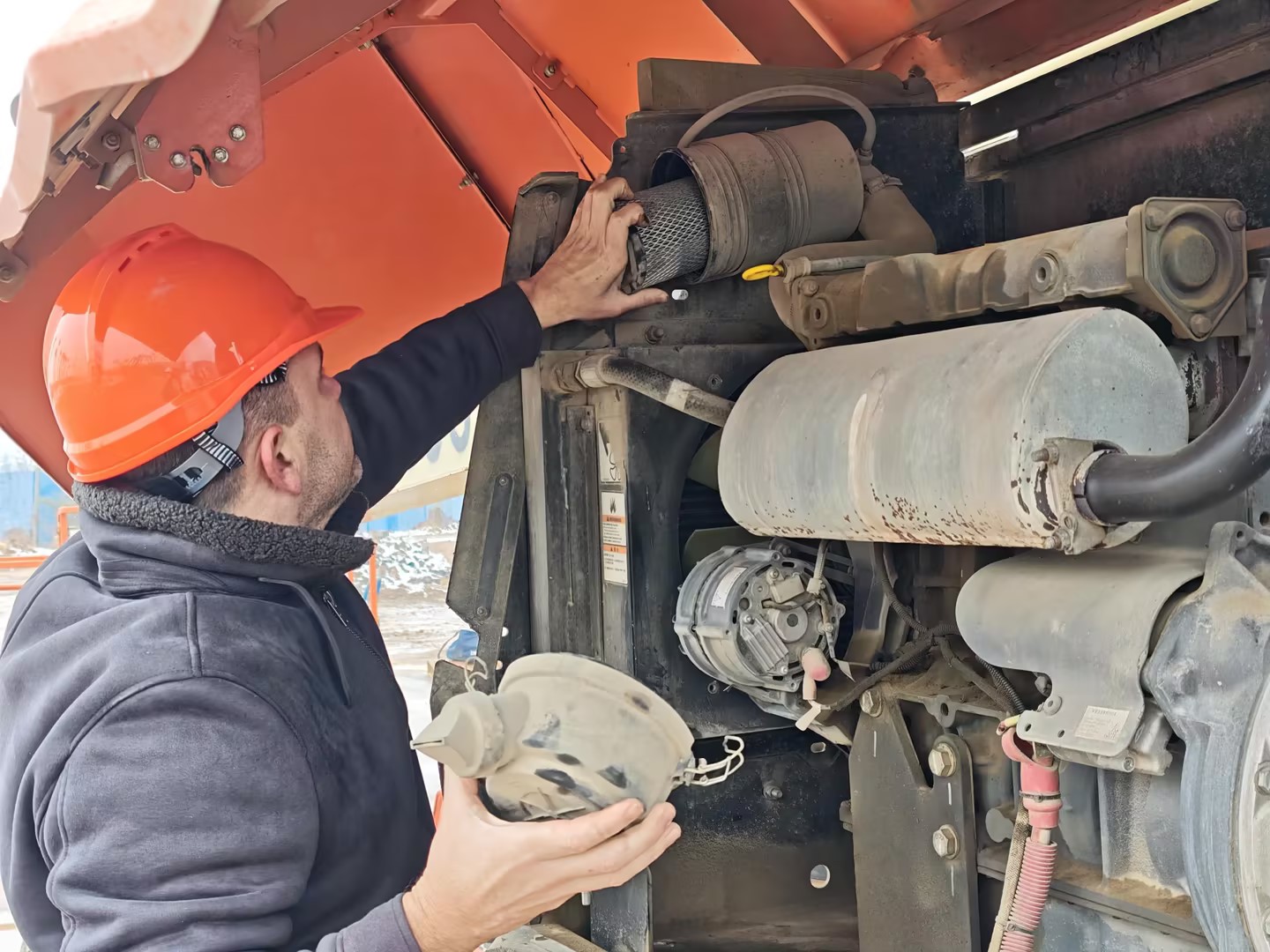 Kazakhstan Customer Visits Factory to Test 660SJ Boom Lift and Inspect Aerial Work Platforms